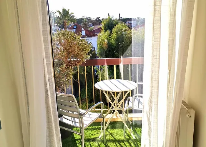 Cap D'antibes Piscine Et *